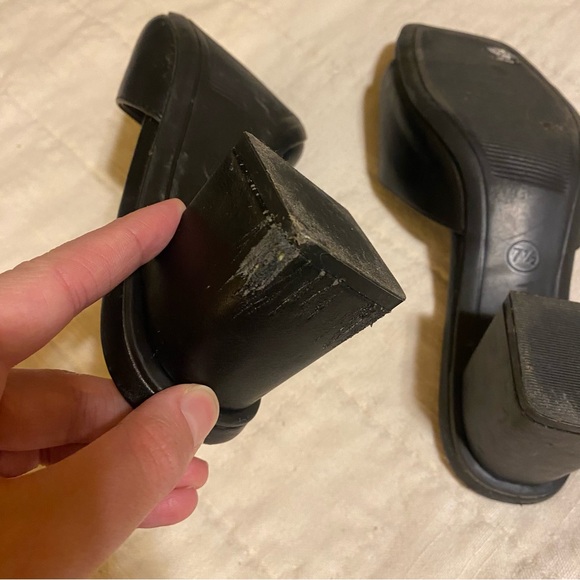 Black single strap heels - Picture 5 of 6